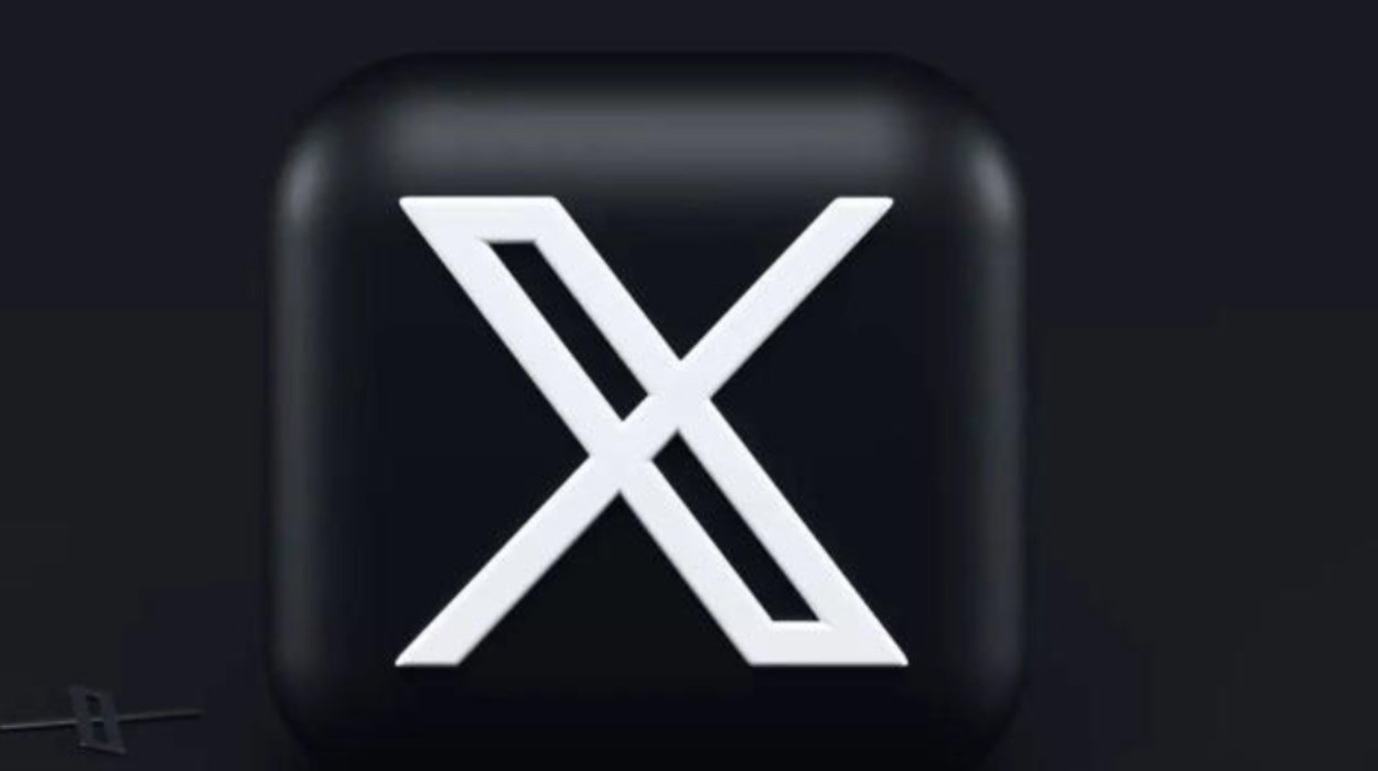 Elon Musk Launches XChat Messaging App on iOS: Global 2026